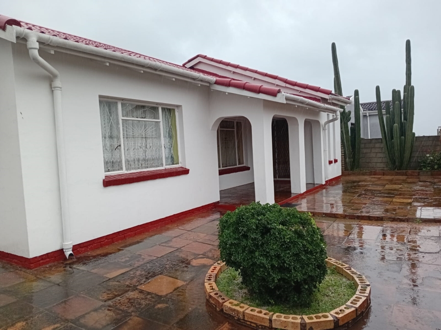 3 Bedroom Property for Sale in Kwa Nobuhle Eastern Cape